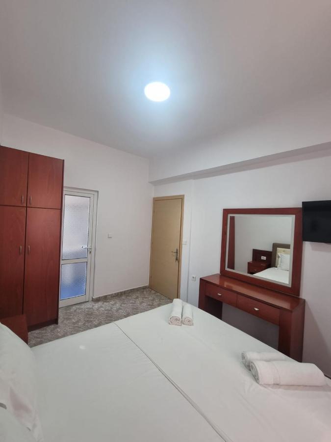 Ideal Apartments & Rooms Саранда Экстерьер фото